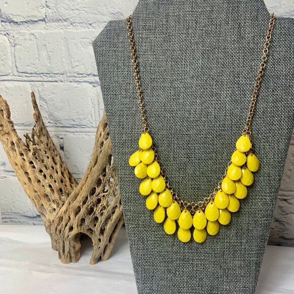 Boutique Jewelry - Yellow Teardrop Beaded Two Layer Gold Tone Necklace